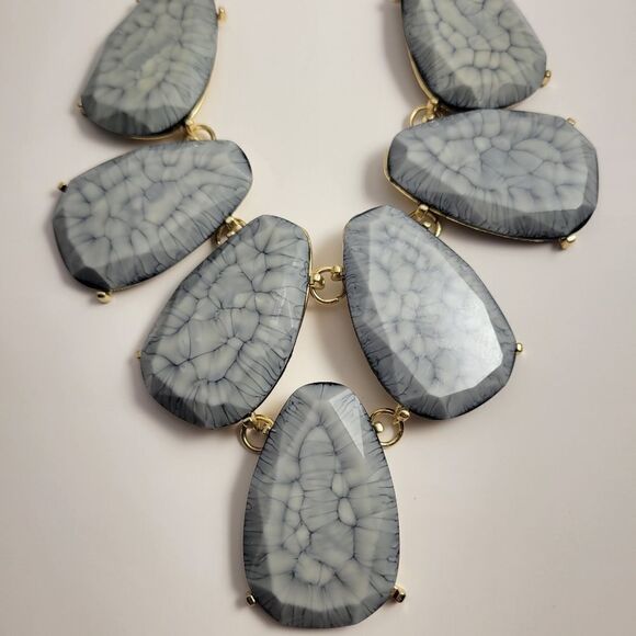 Pick your Plum gold tone & blue stone necklace - Picture 3 of 3